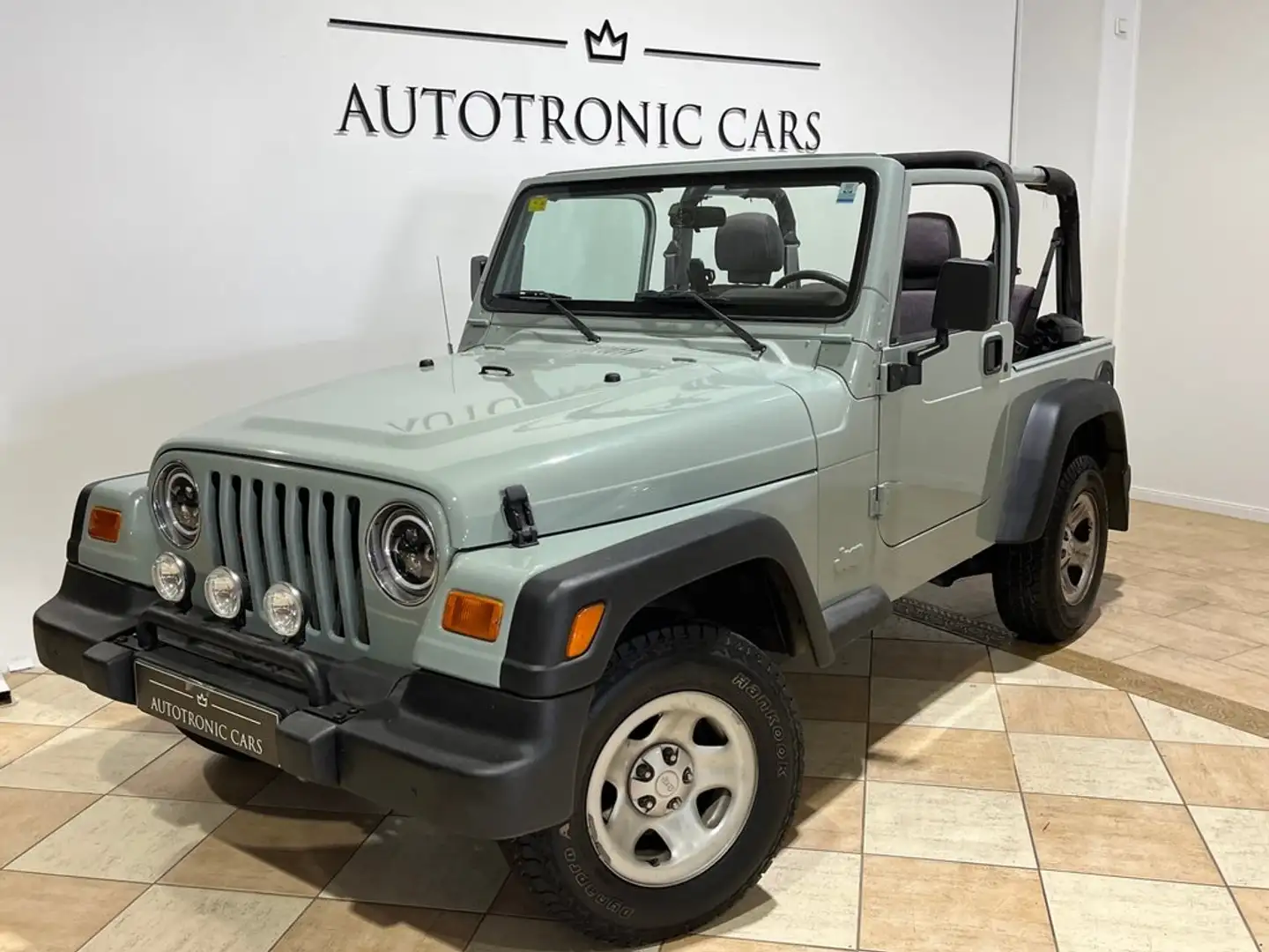 Jeep Wrangler 2.4 Techo Lona Gris - 1