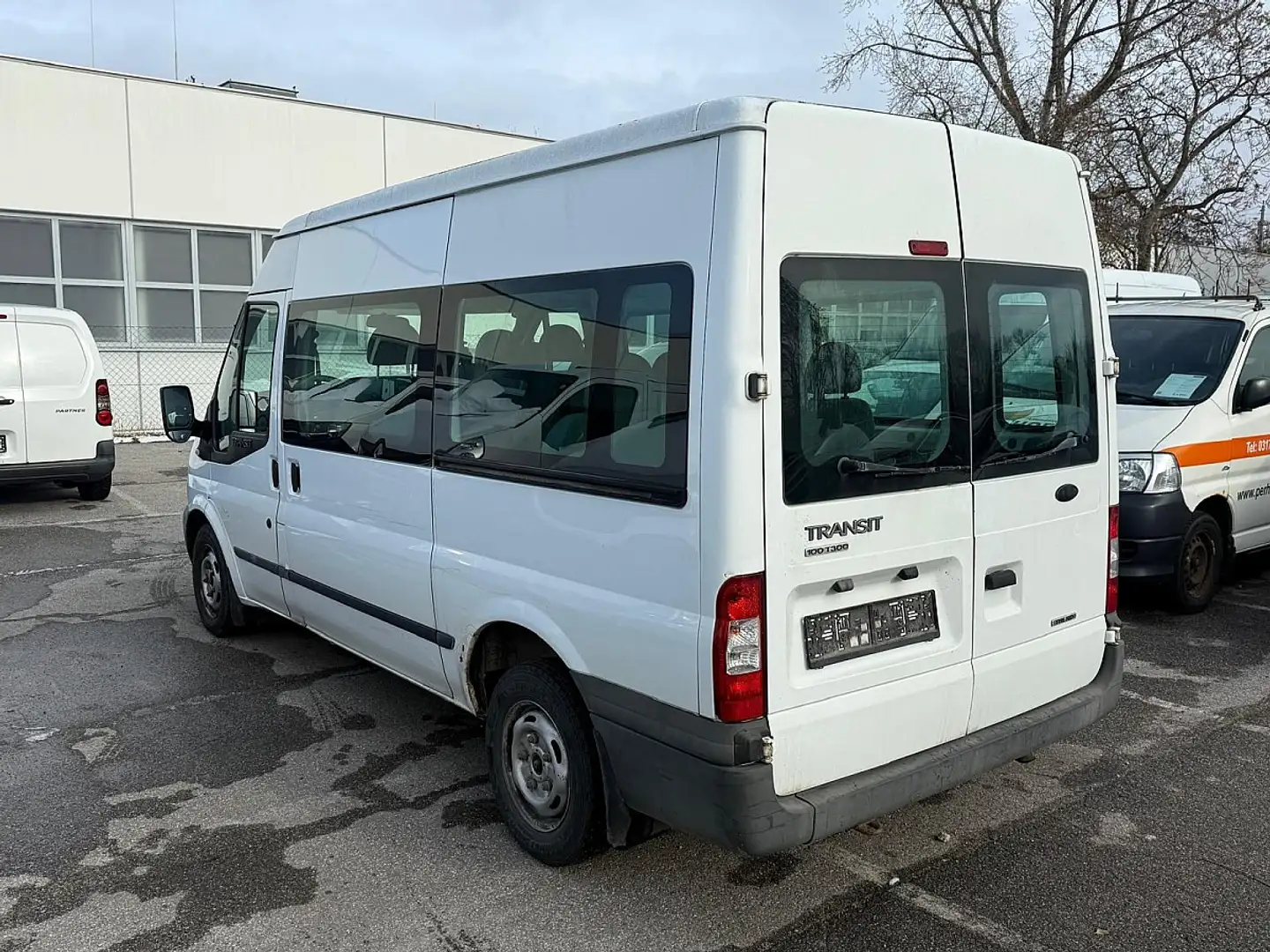 Ford Transit FT 300 M Variobus | 9-SITZER | VOLL FAHRBEREIT | Weiß - 2