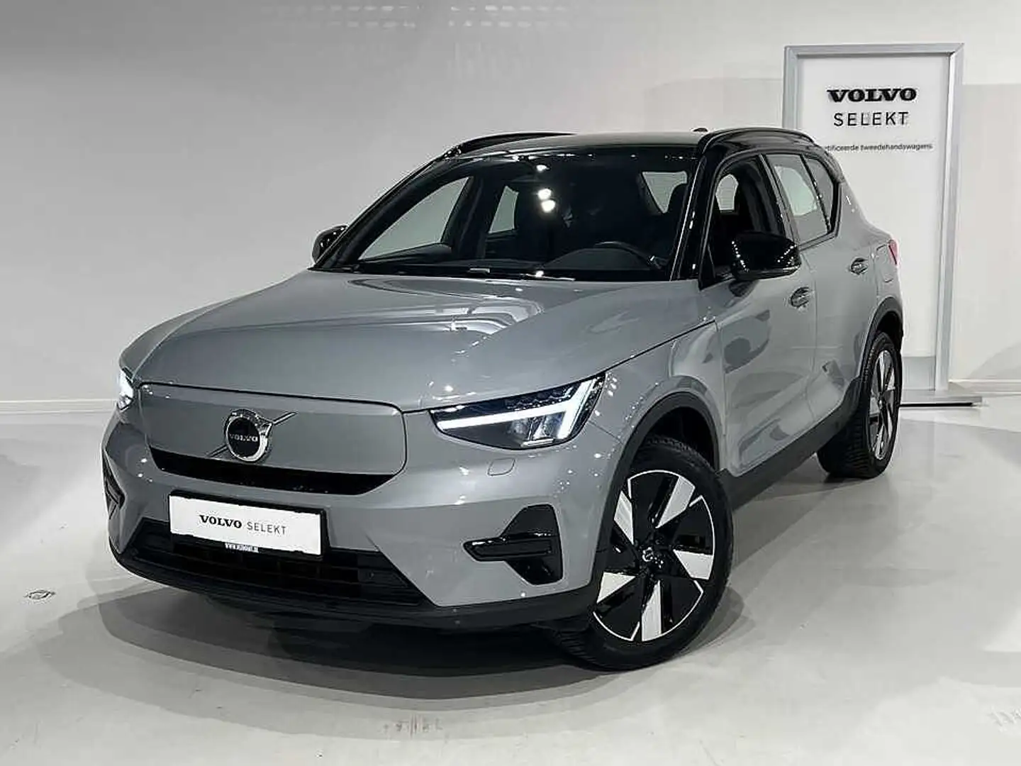 Volvo XC40 Recharge Core Gris - 1