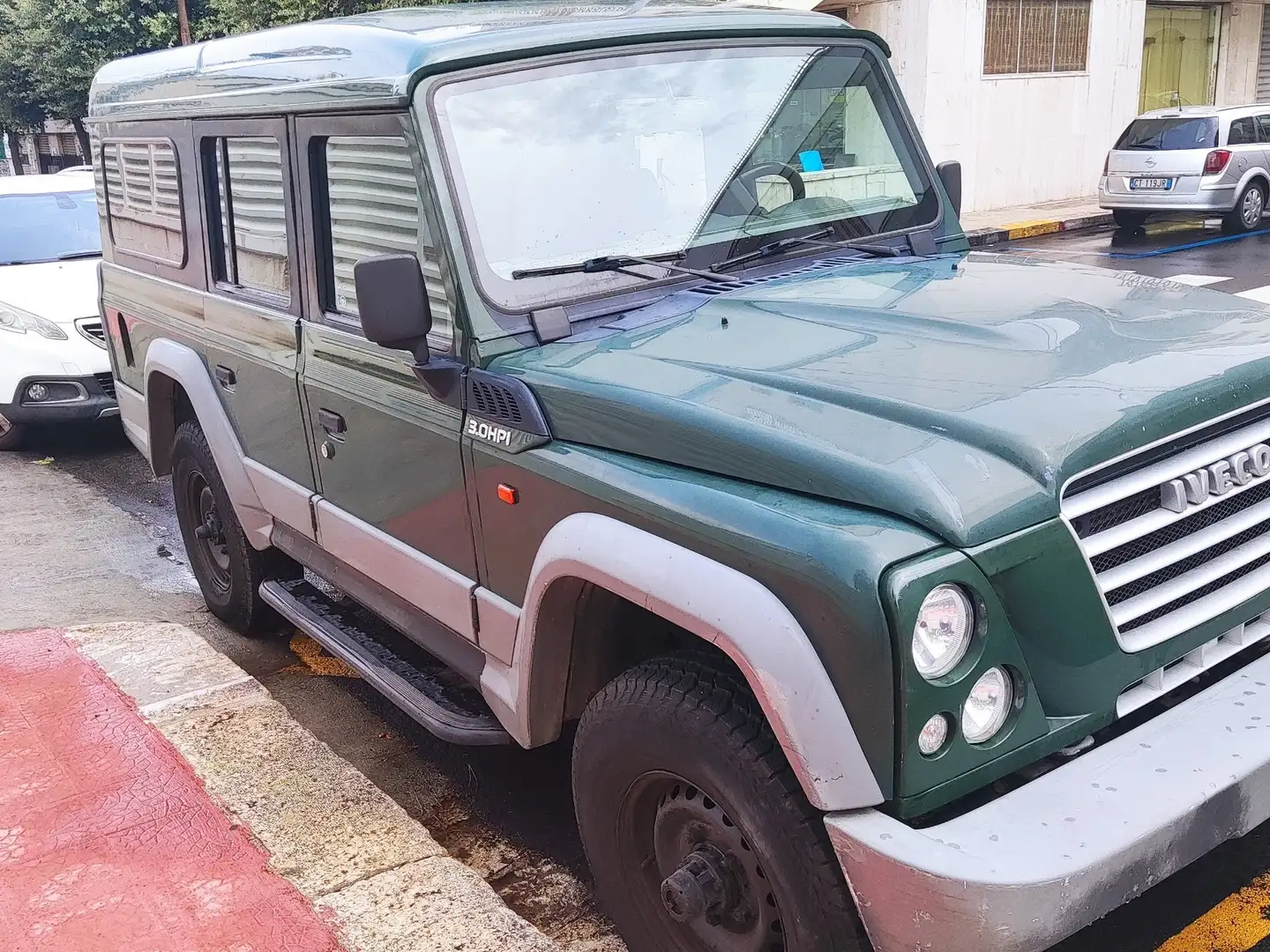 Iveco Massif 5p 3.0 SW 176cv Grün - 1