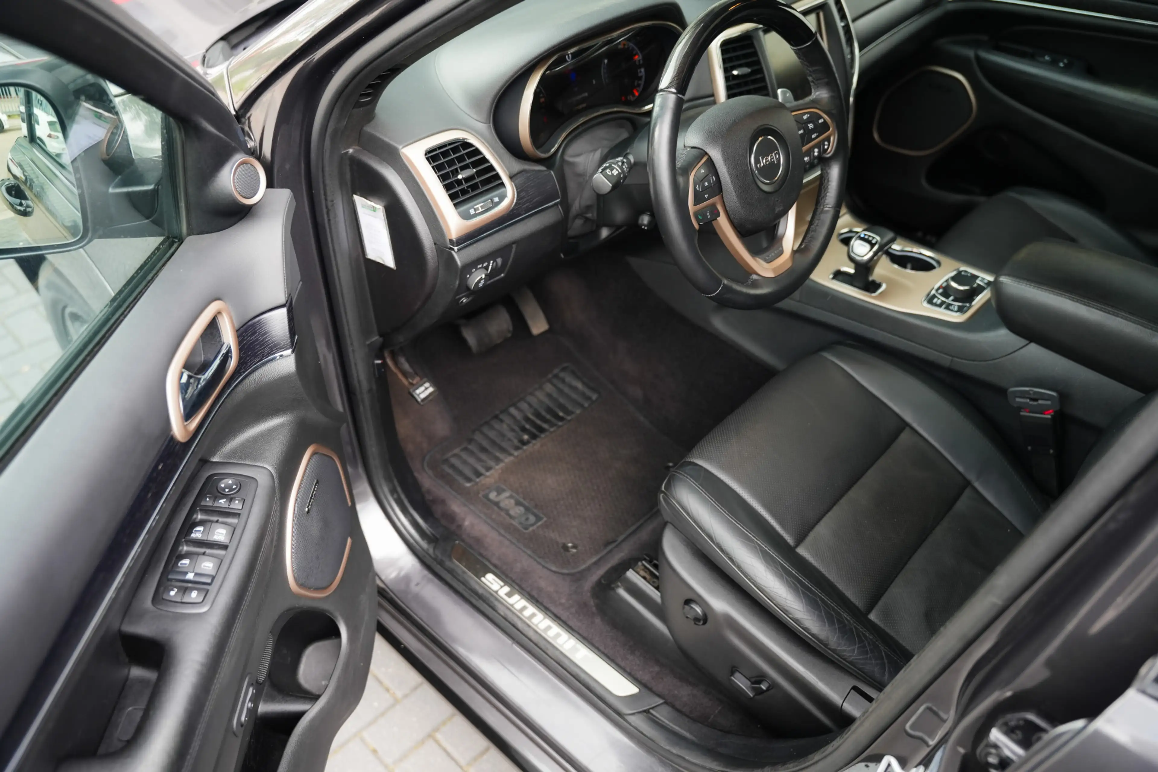 Jeep Grand Cherokee 3.0 V6 251 pk CRD Summit Grijs-Kenteken / Lucht-Ve — photo 5