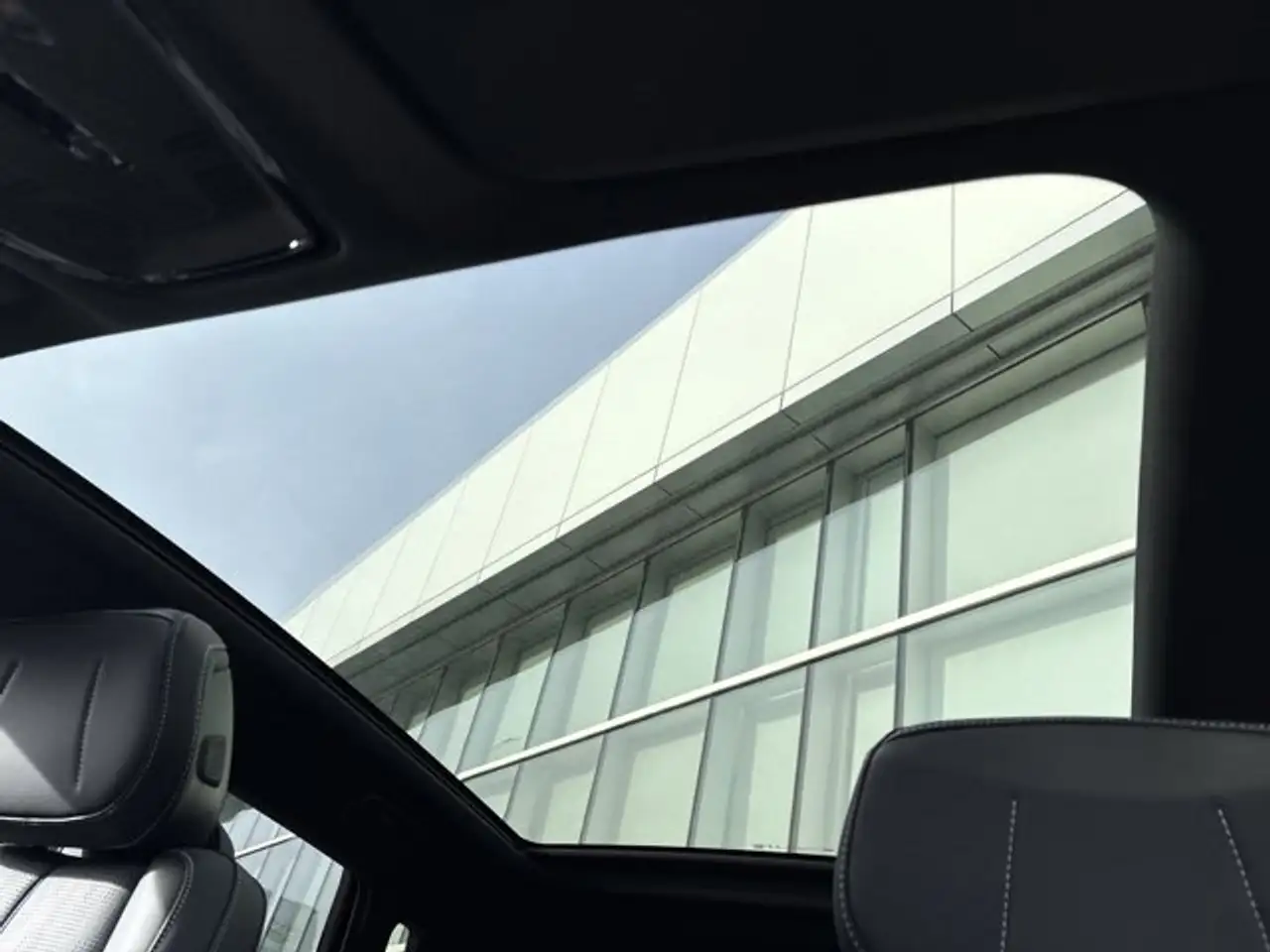Cadillac Lyriq снимка Cadillac Lyriq