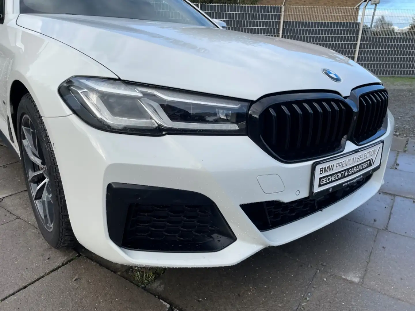 BMW 530 d M Sport Tour Head-Up Pano AHK Driv.Pr! Blanc - 2