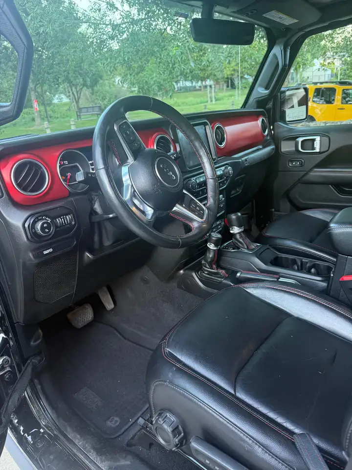 Jeep Gladiator снимка Jeep Gladiator