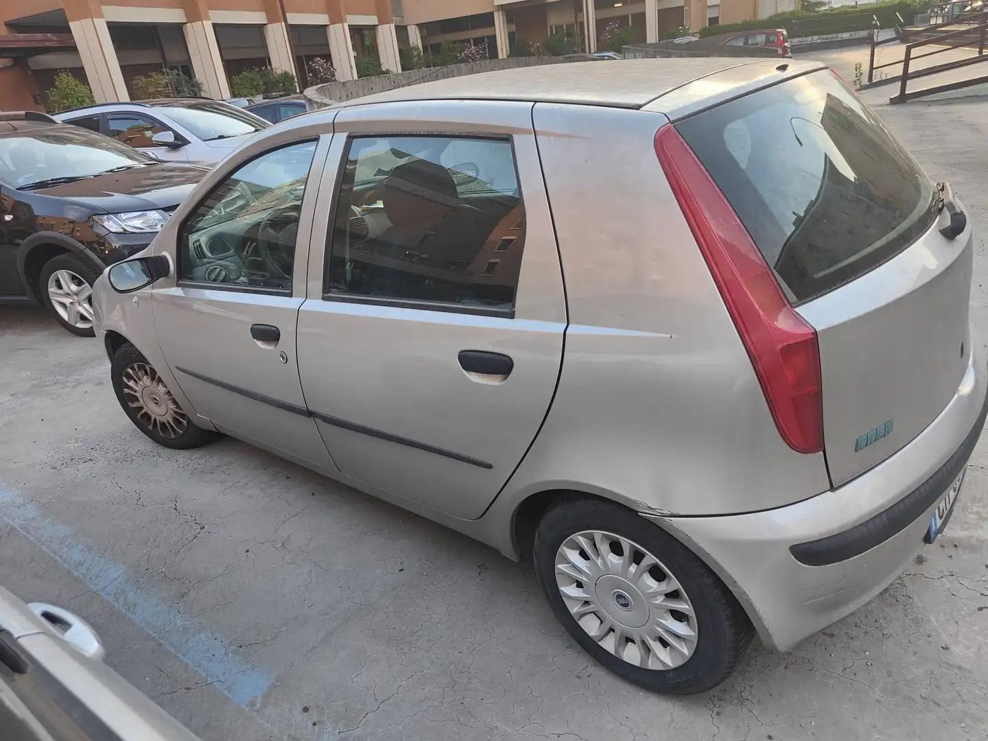 Fiat Punto Punto 5p 1.9 jtd HLX c/2airbag,abs 85cv Grigio - 2