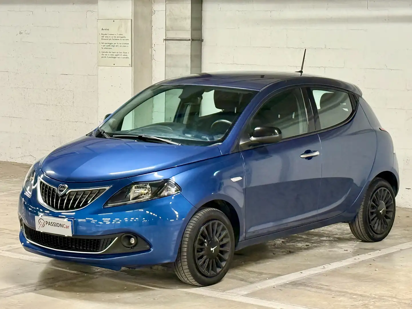 Lancia Ypsilon Ypsilon 1.0 Gold Blau - 1