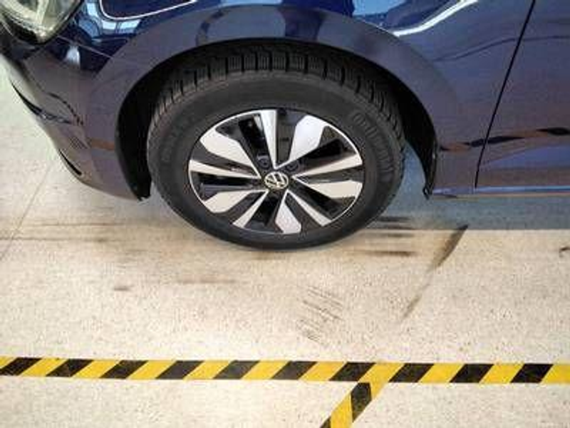 Volkswagen Touran 2.0 TDI Goal DSG 7Si AHK LED Navi Sitzh. — photo 4