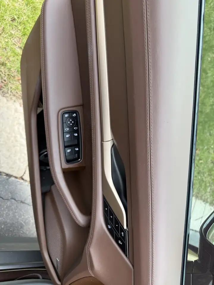 Porsche Taycan снимка Porsche Taycan
