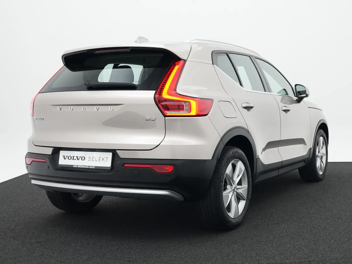 Volvo XC40 2.0 B3 Plus Bright | Harman Kardon | Leder | Adapt Grijs - 2