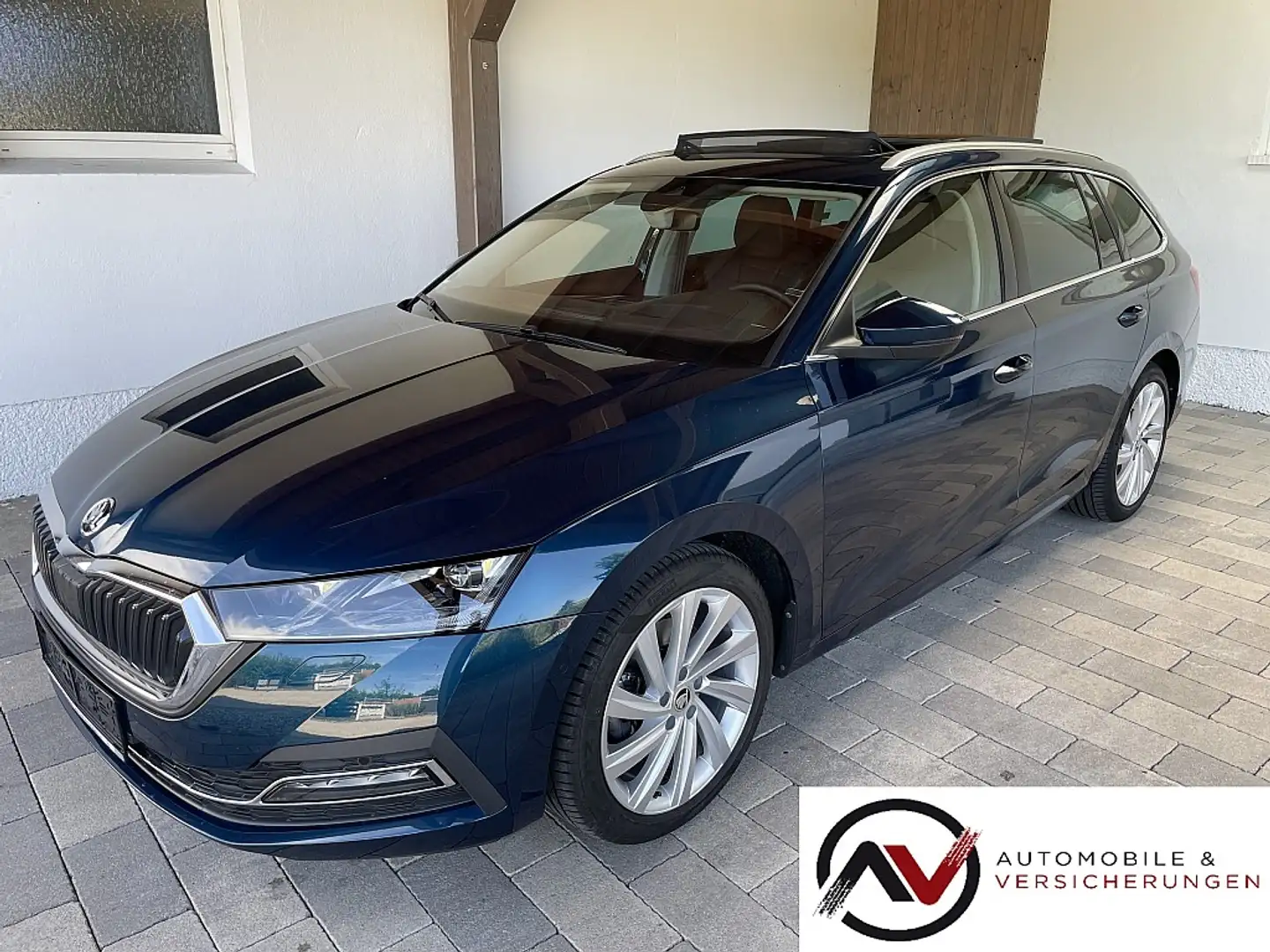 Skoda Octavia Combi 2,0 TDI Style Blau - 1