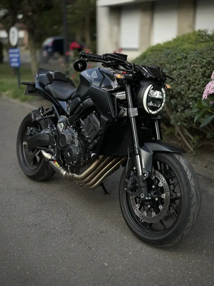 Honda CB 650 BLACK EDITION // AKRAPOVIC Noir - 1