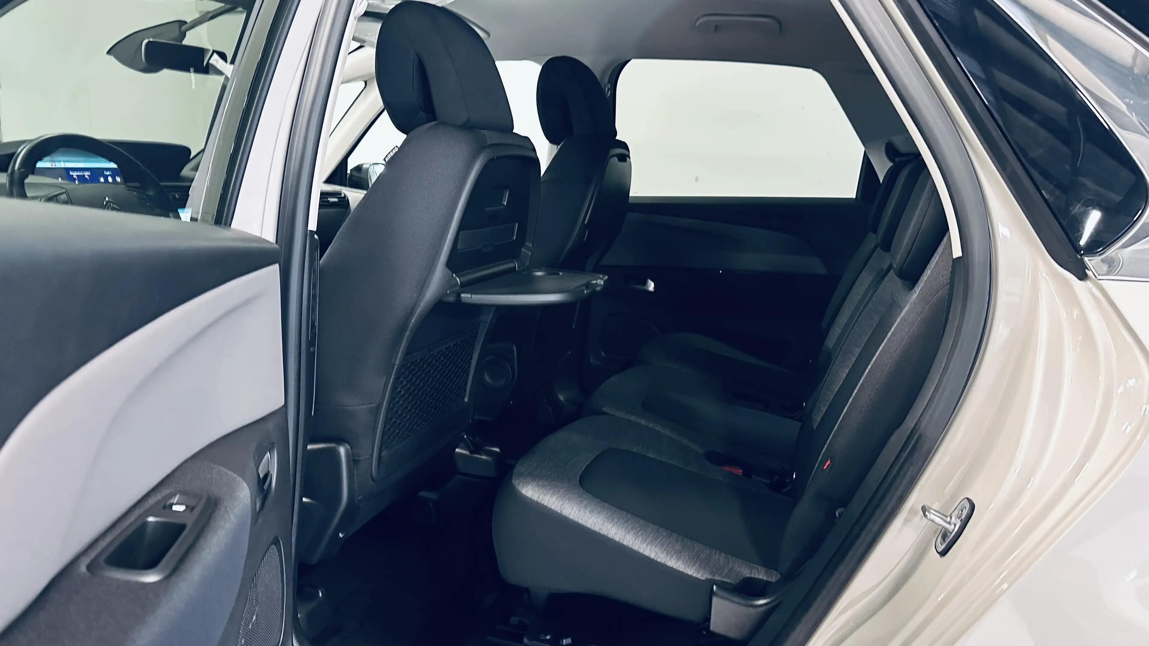 Citroen C4 SpaceTourer 1.5 BlueHDi 131cv BLACK EDITION NAVI CAMERA JA17 — photo 8