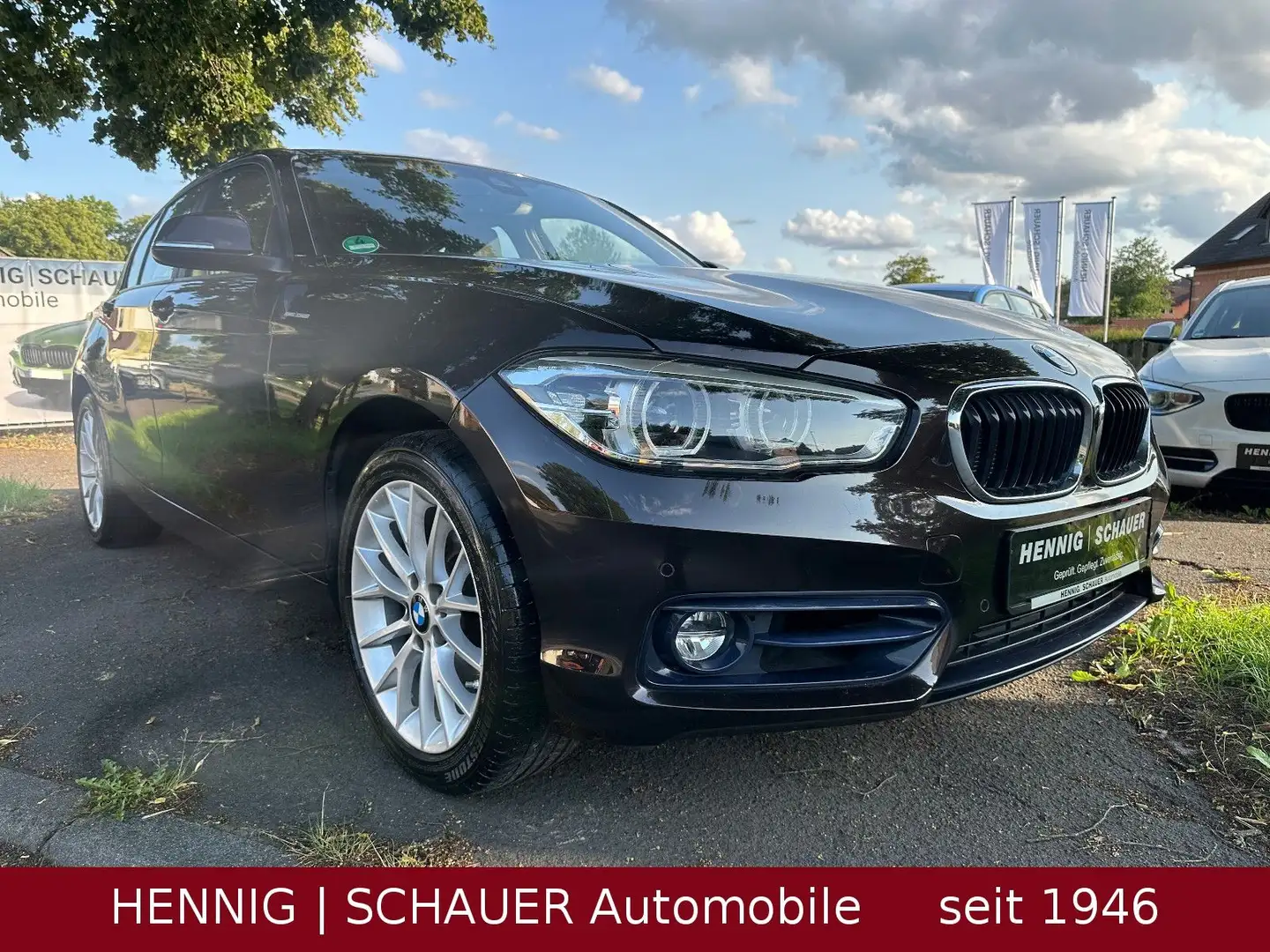 BMW 120 d Sport Line | Navi | Leder | Glasdach | LED Braun - 2