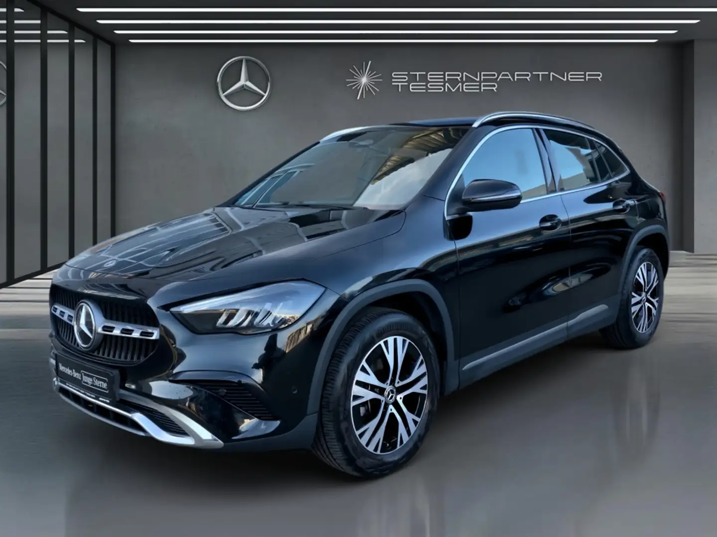 Mercedes-Benz GLA 180 Progressive AHK Kamera Winter eHeck MBUX Schwarz - 2