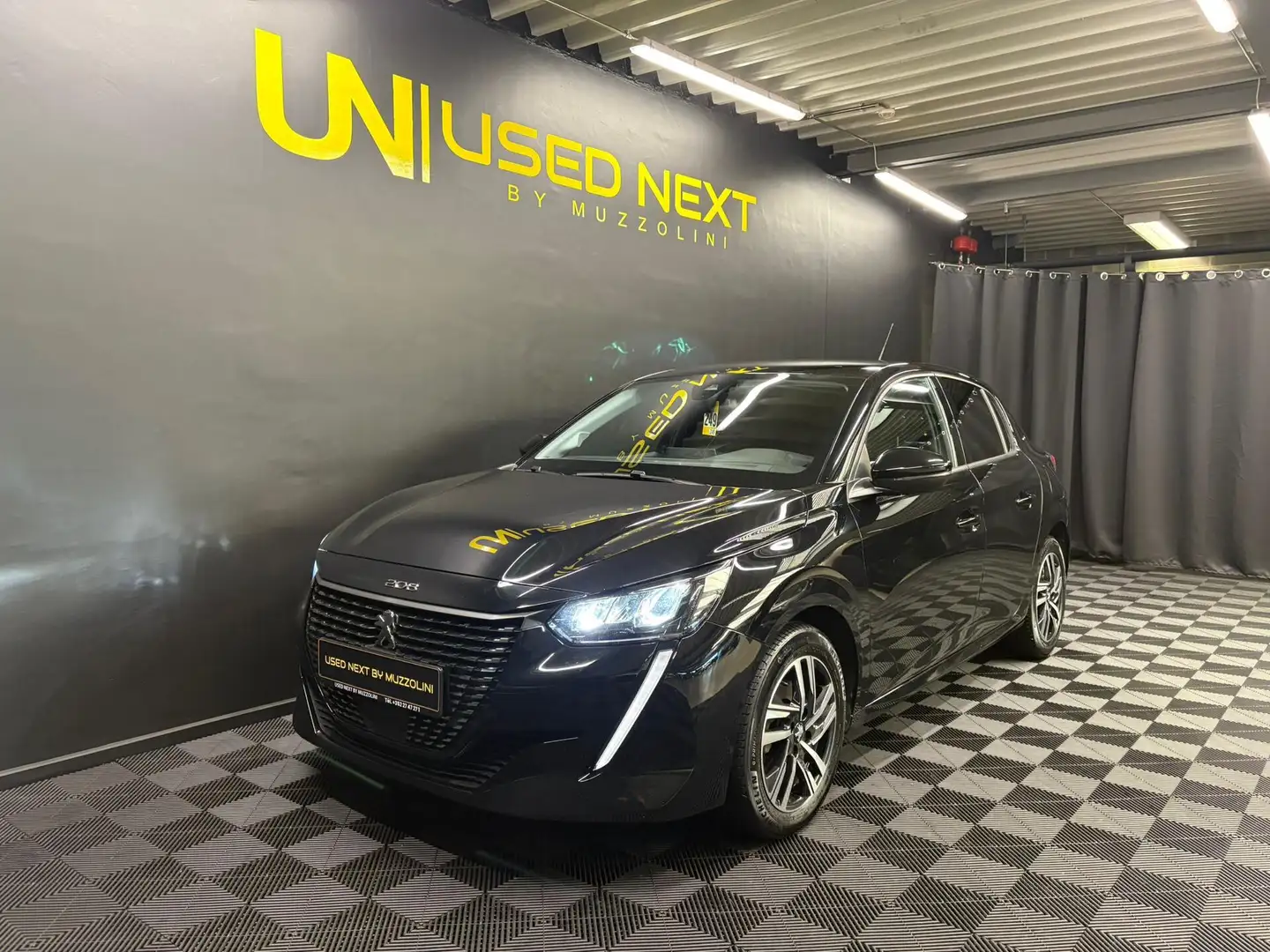 Peugeot 208 1.2 Allure 100cv Clim auto / Régulateur / Siège... Noir - 1