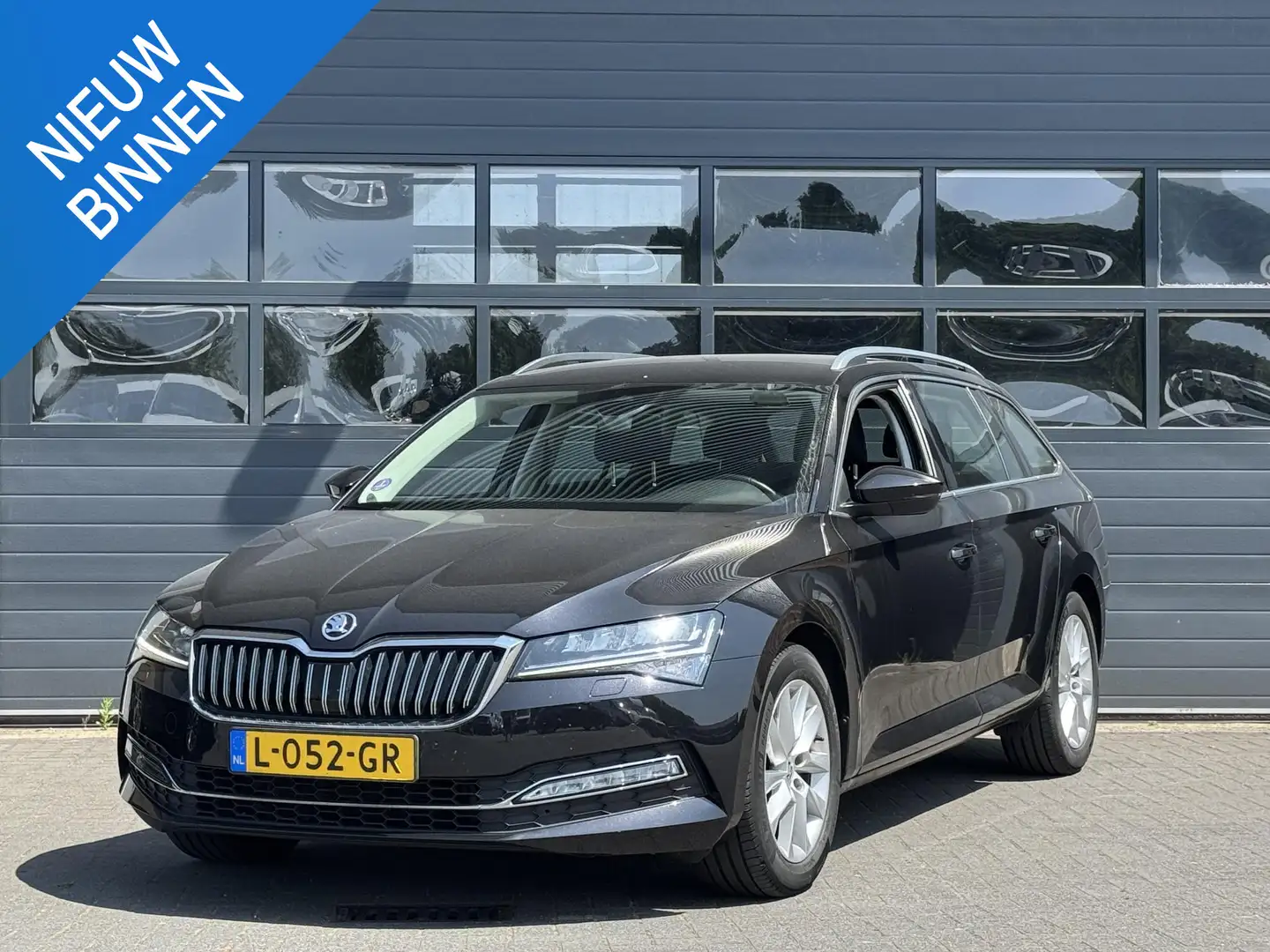 Skoda Superb COMBI 1.5 TSI ACT BUSINESS EDITION PLUS I AUTOMAAT Zwart - 1