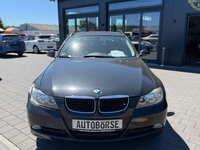 BMW 3 Series view 2