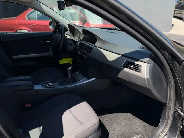 BMW 3 Series view 13