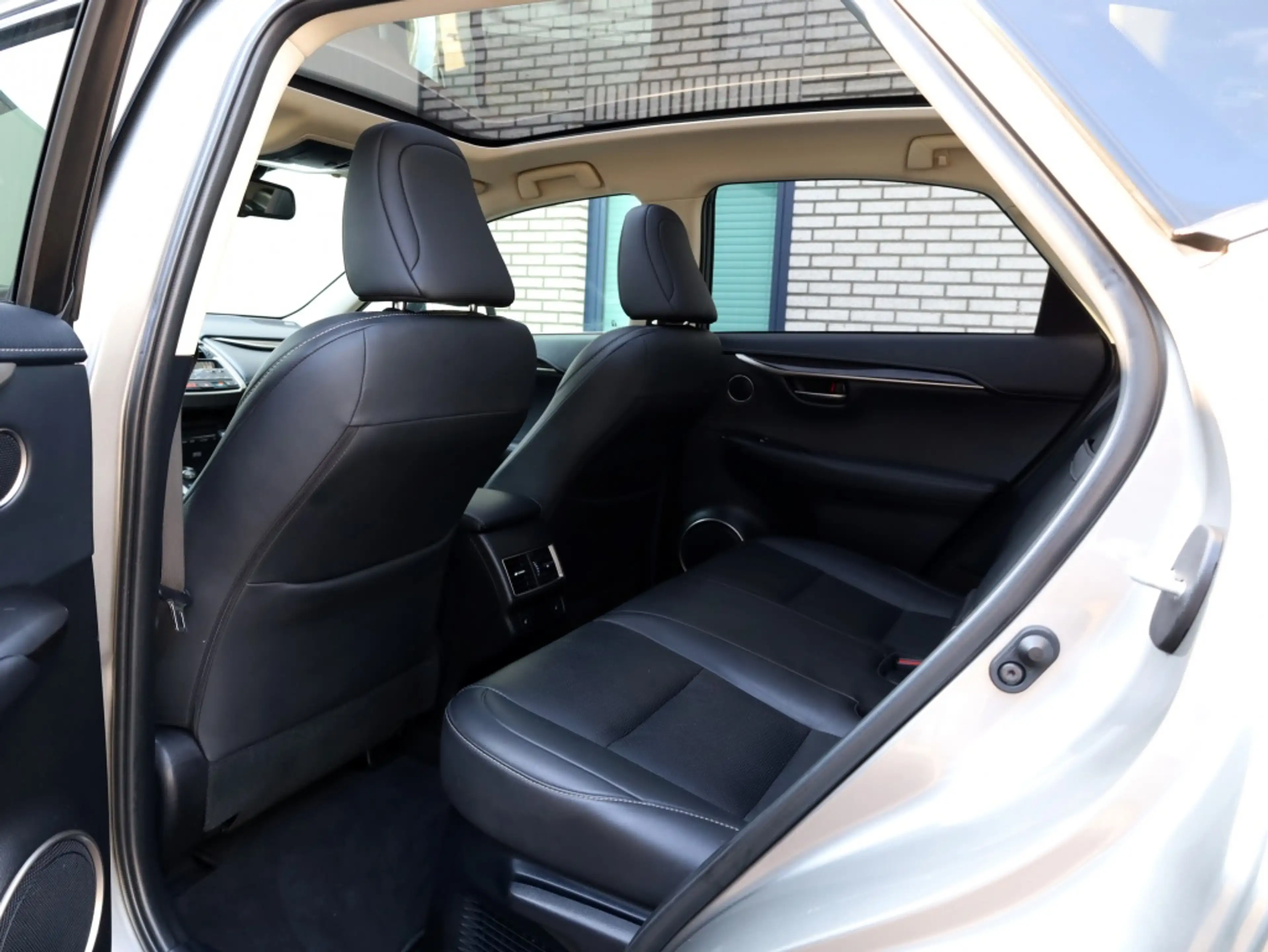 Lexus NX 300h AWD President Line | Panoramadak | Mark Levinson | — photo 12