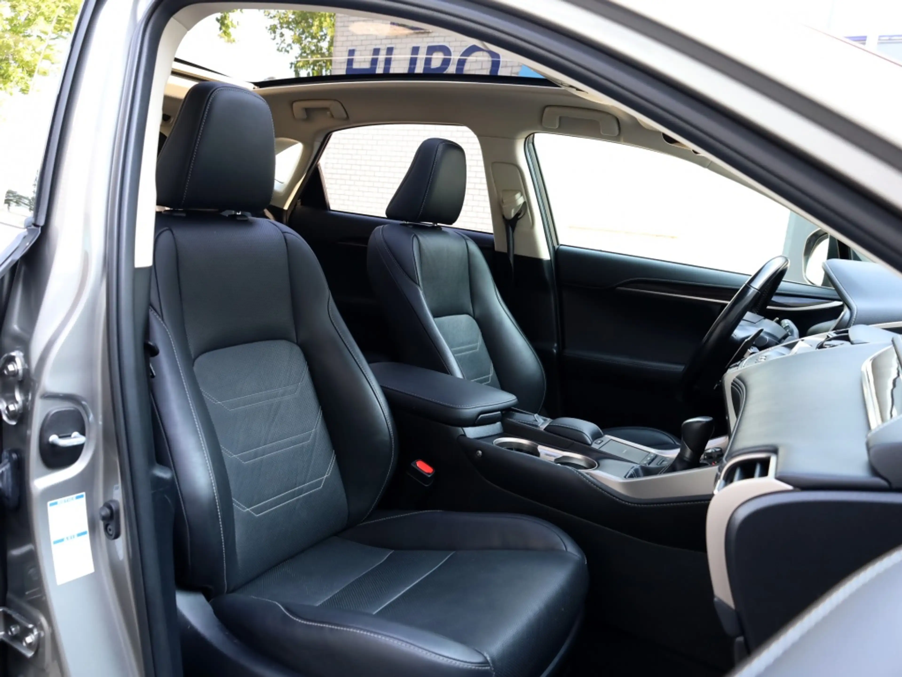 Lexus NX 300h AWD President Line | Panoramadak | Mark Levinson | — photo 11