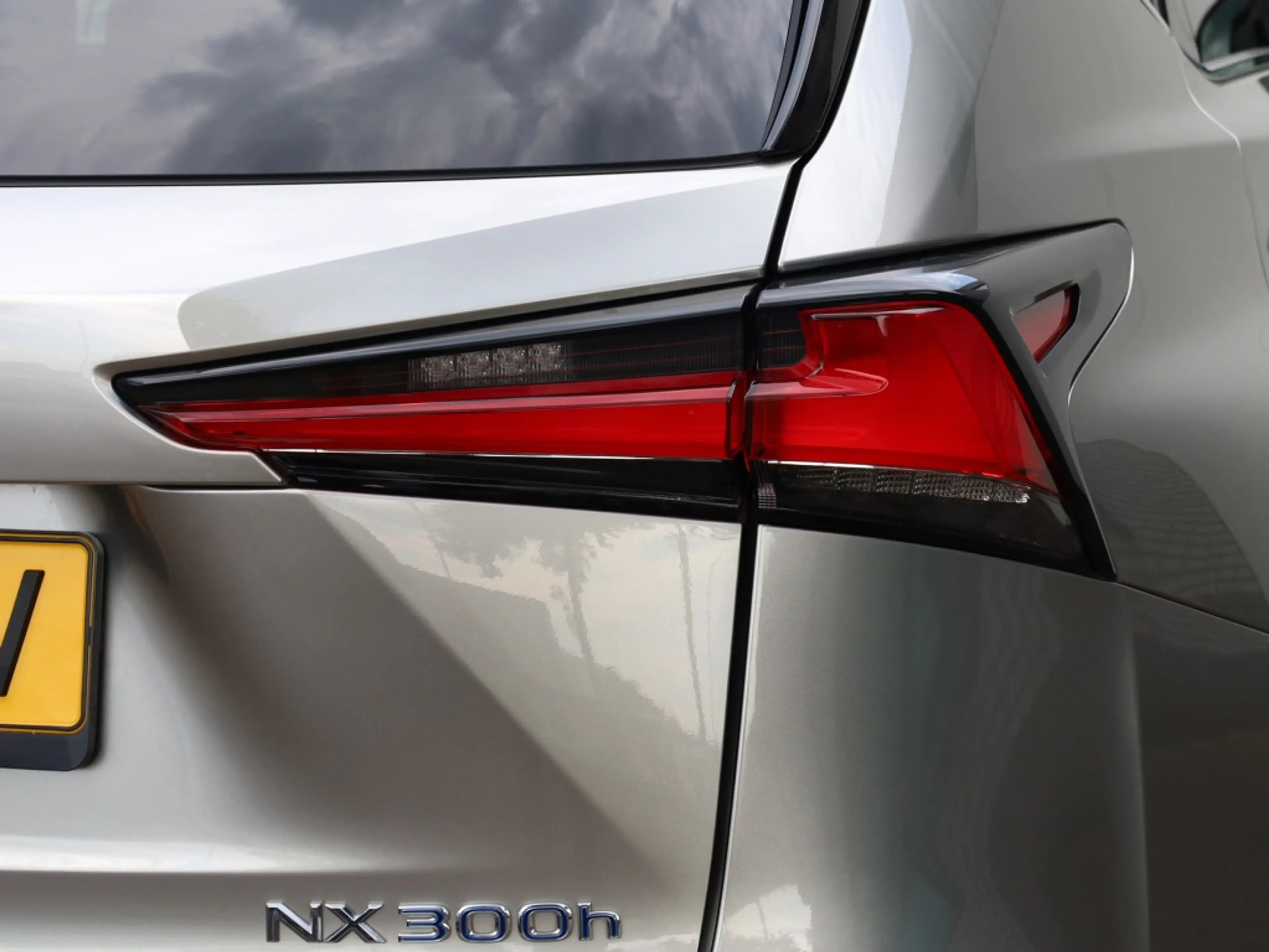 Lexus NX 300h AWD President Line | Panoramadak | Mark Levinson | — photo 39