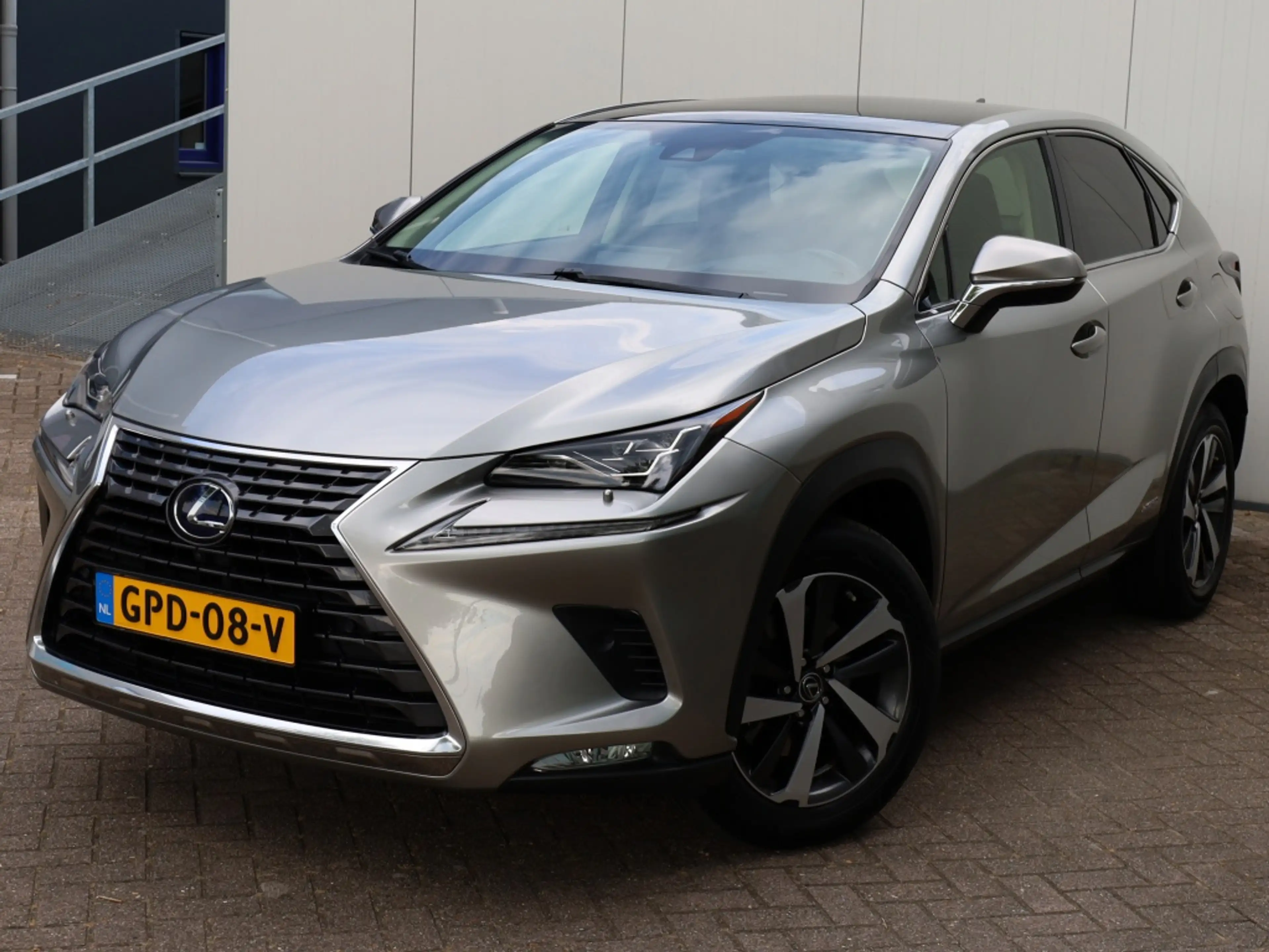 Lexus NX 300h AWD President Line | Panoramadak | Mark Levinson | — photo 42