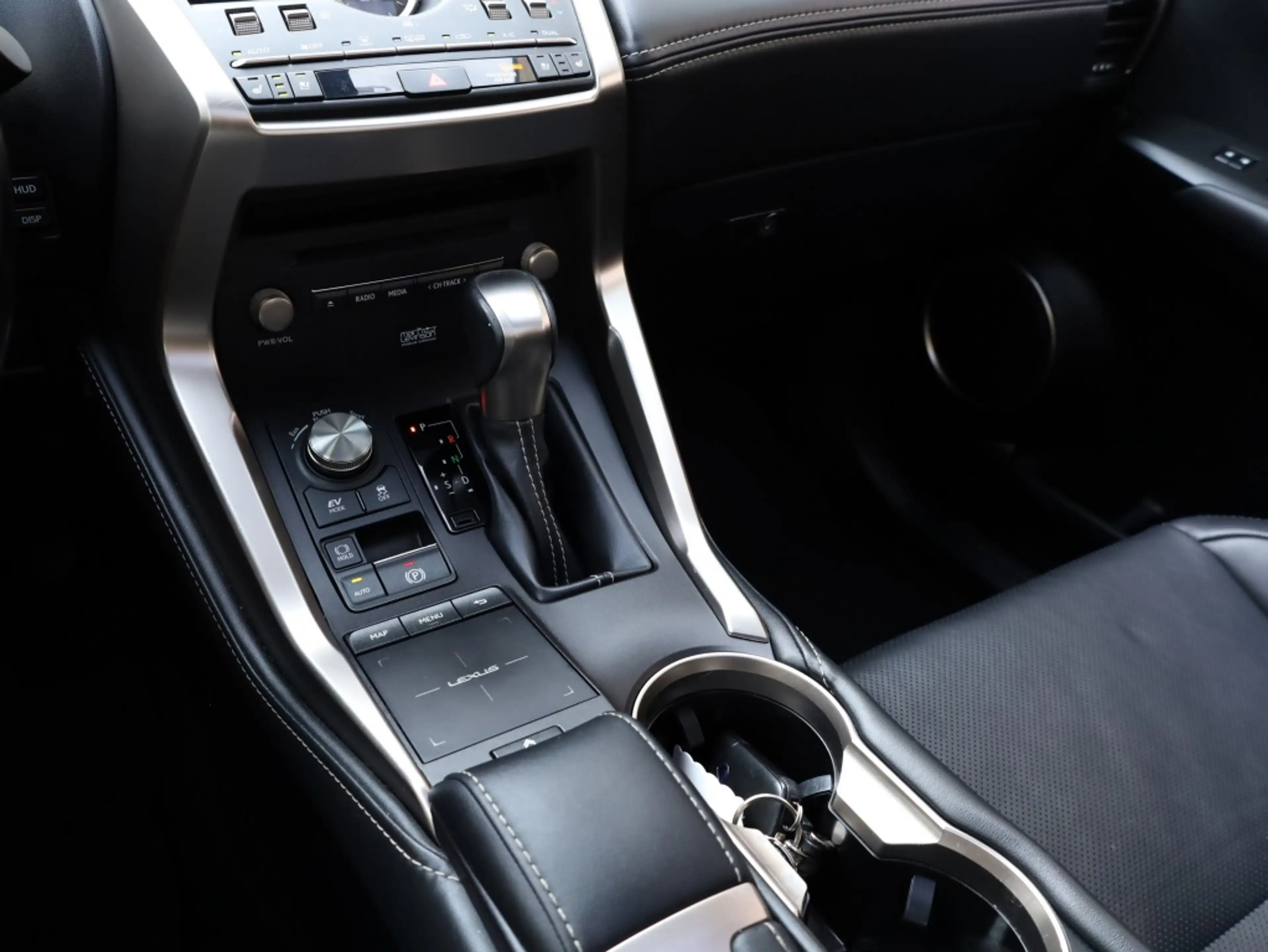 Lexus NX 300h AWD President Line | Panoramadak | Mark Levinson | — photo 21