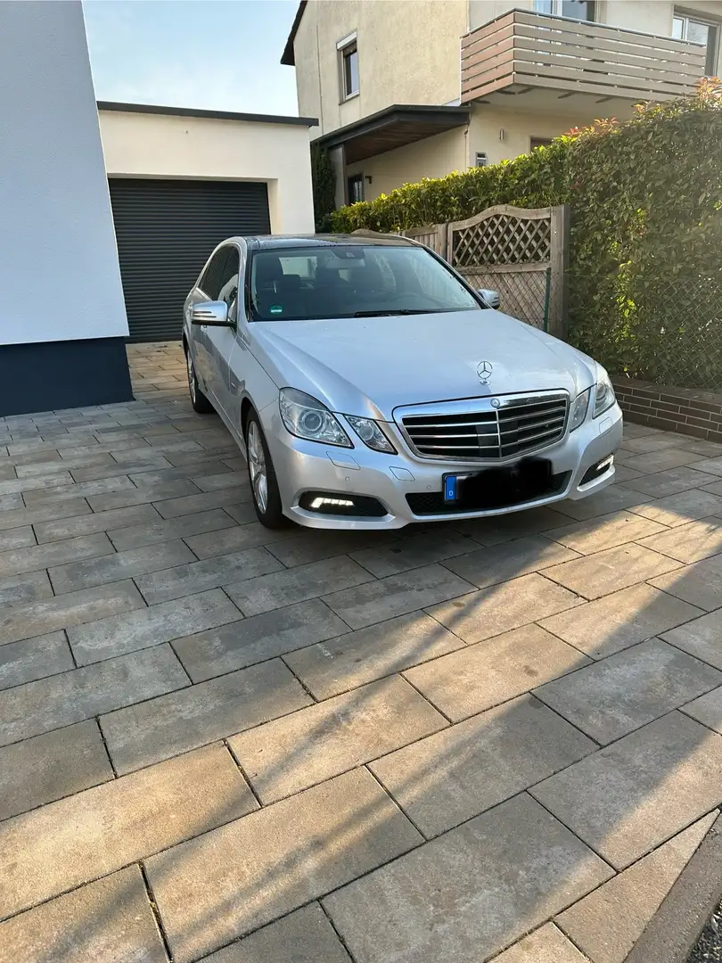 Mercedes-Benz E 300 CDI DPF BlueEFFICIENCY 7G-TRONIC Avantgarde - 2