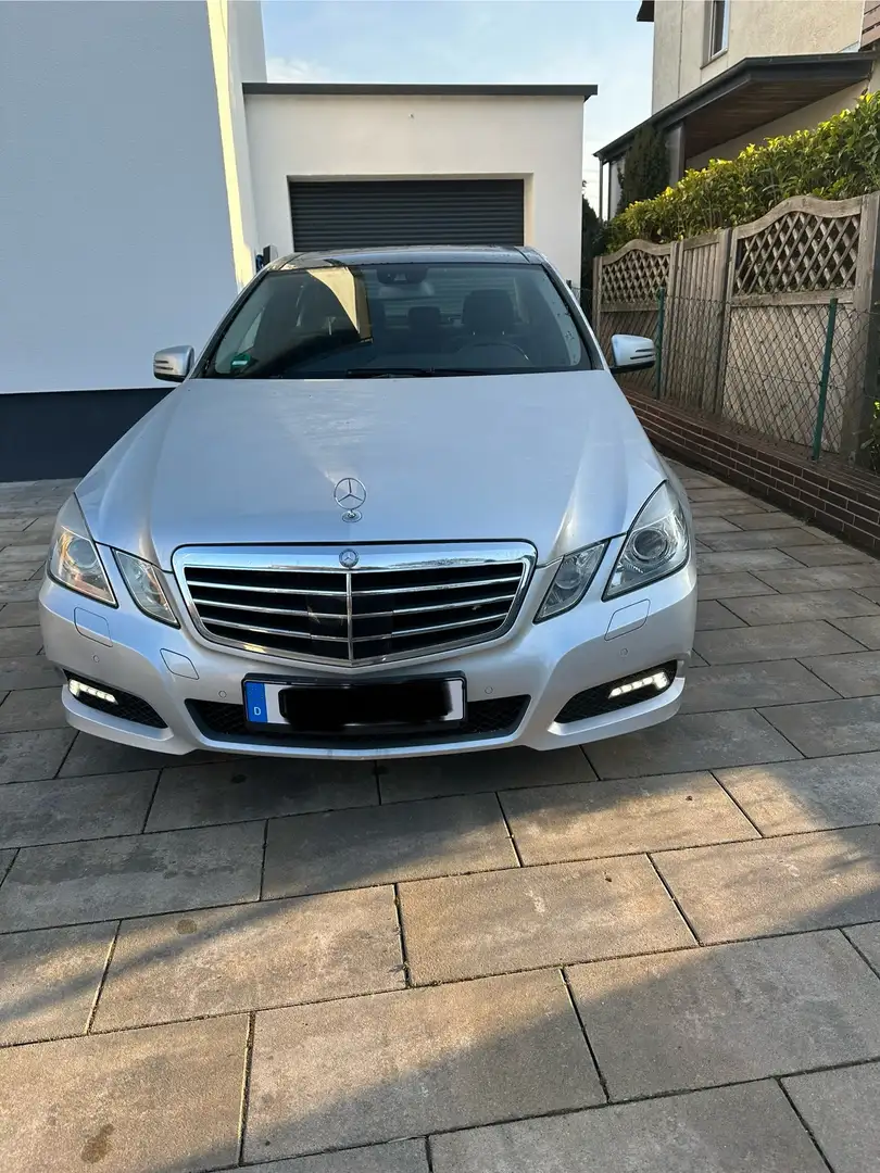 Mercedes-Benz E 300 CDI DPF BlueEFFICIENCY 7G-TRONIC Avantgarde - 1