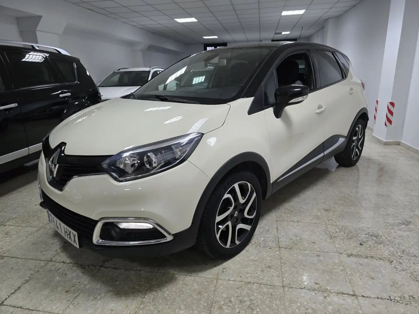 Renault Captur 1.5dCi E.eco2 S&S SL Adventure 90 Beige - 1