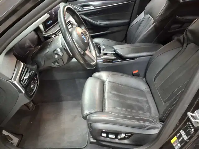BMW 5 Series view 7