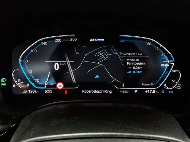 BMW 5 Series view 11