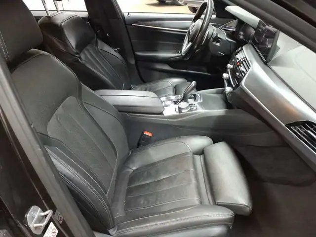 BMW 5 Series view 8