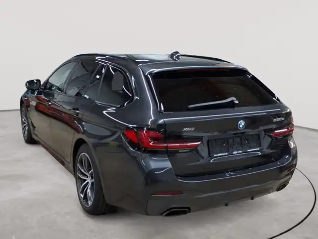 BMW 5 Series view 5