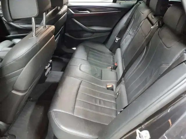 BMW 5 Series view 13