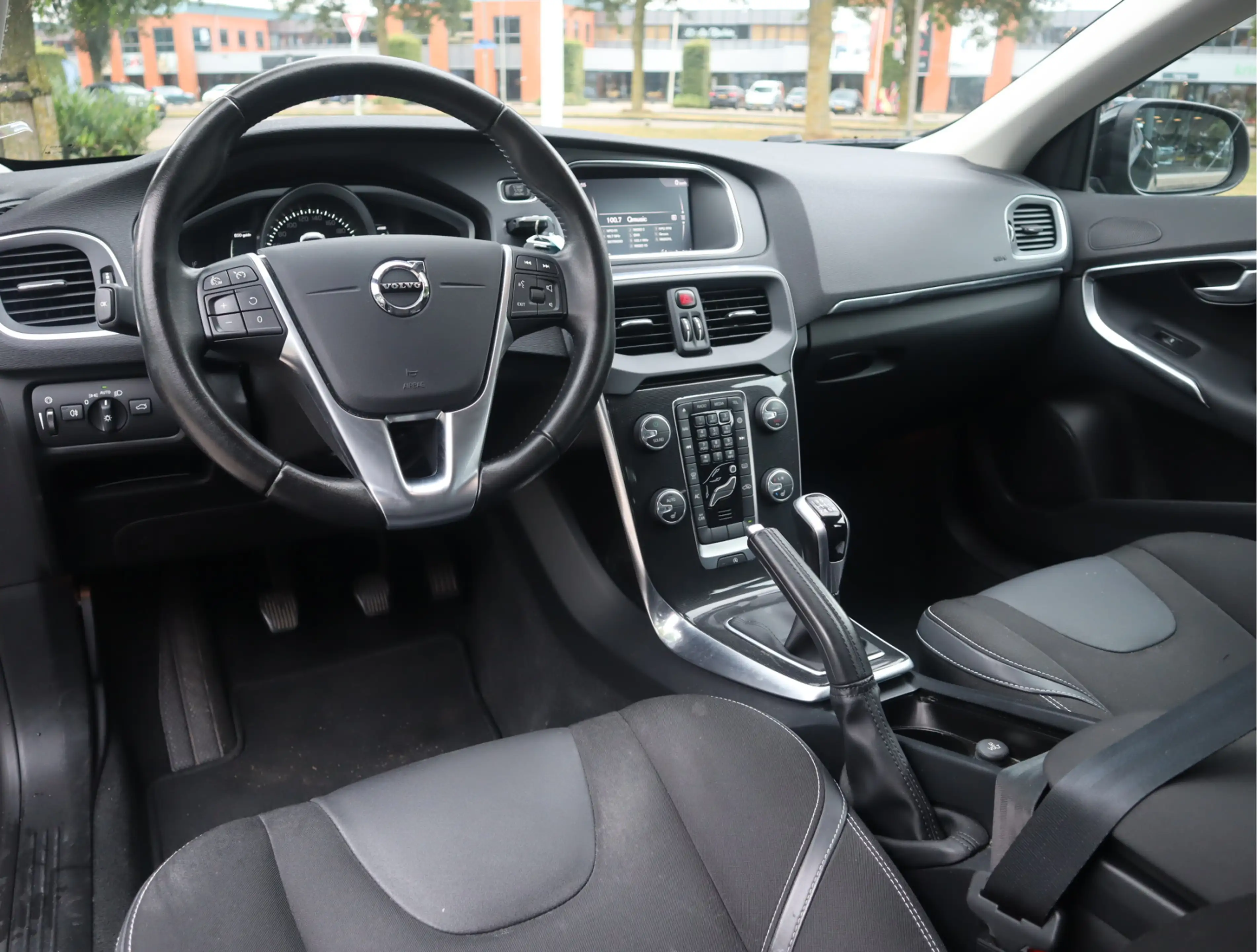 Volvo V40 2.0 D2 Nordic+ Navi / Elekramen / Cruise / Lm-velg — photo 11