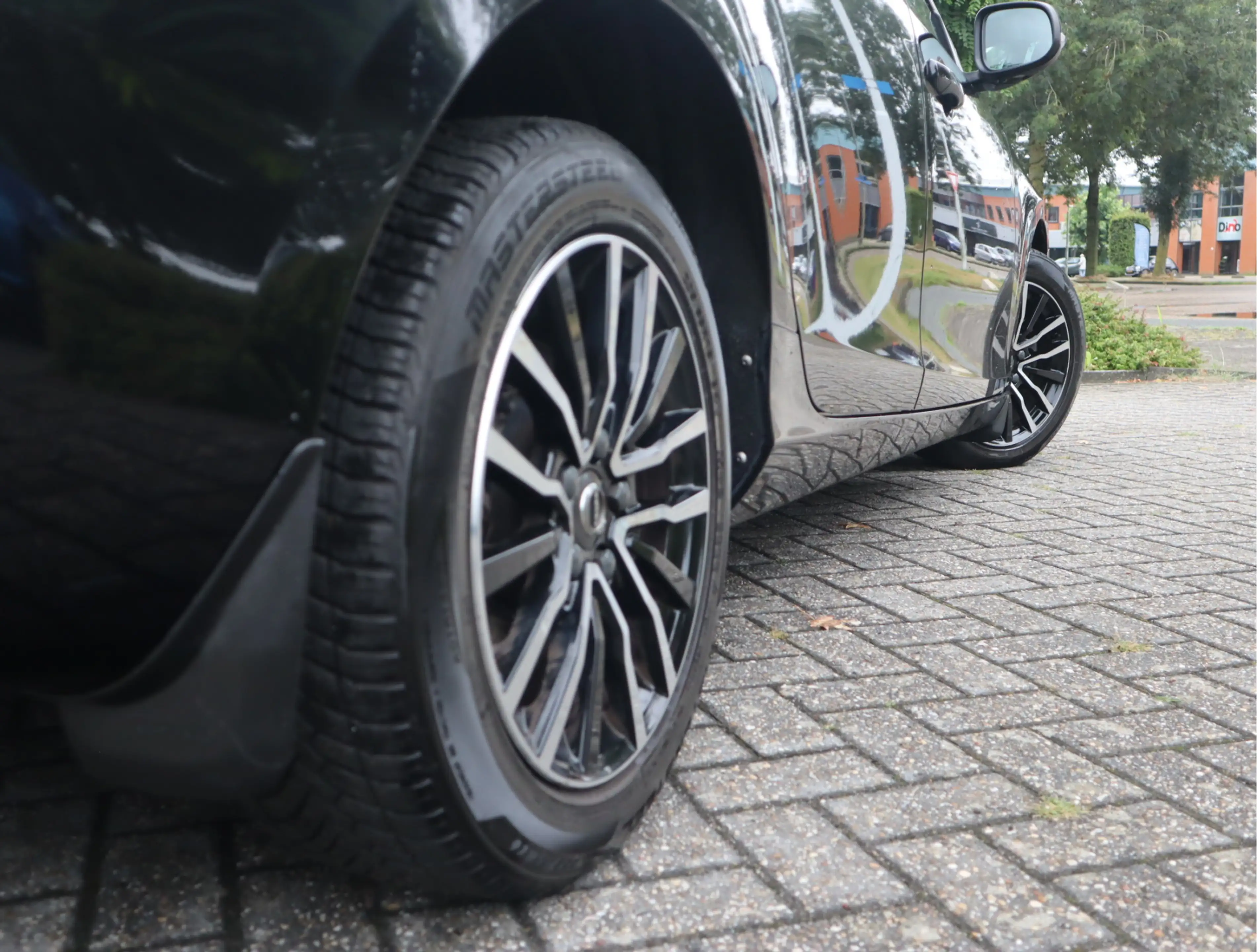 Volvo V40 2.0 D2 Nordic+ Navi / Elekramen / Cruise / Lm-velg — photo 5