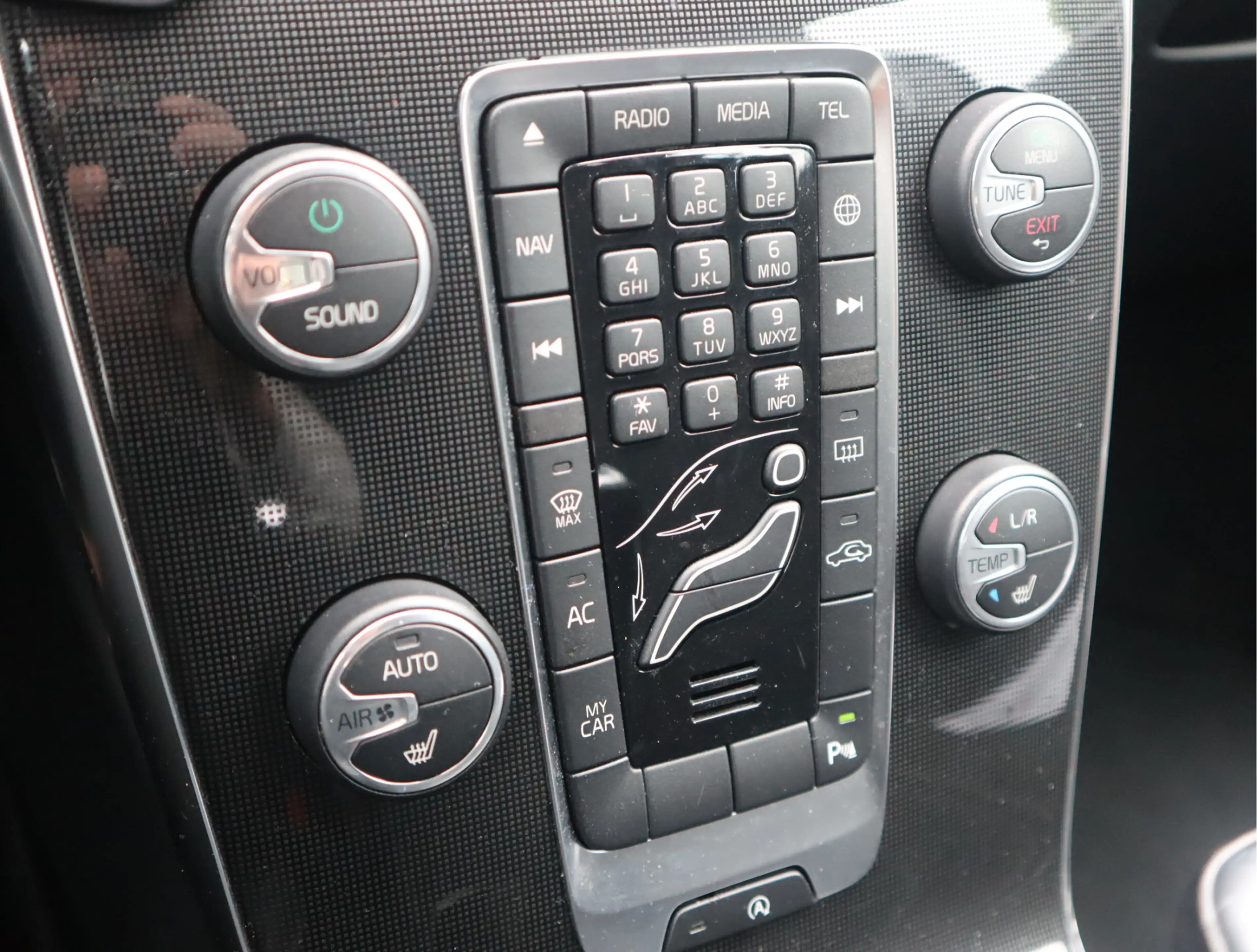 Volvo V40 2.0 D2 Nordic+ Navi / Elekramen / Cruise / Lm-velg — photo 24