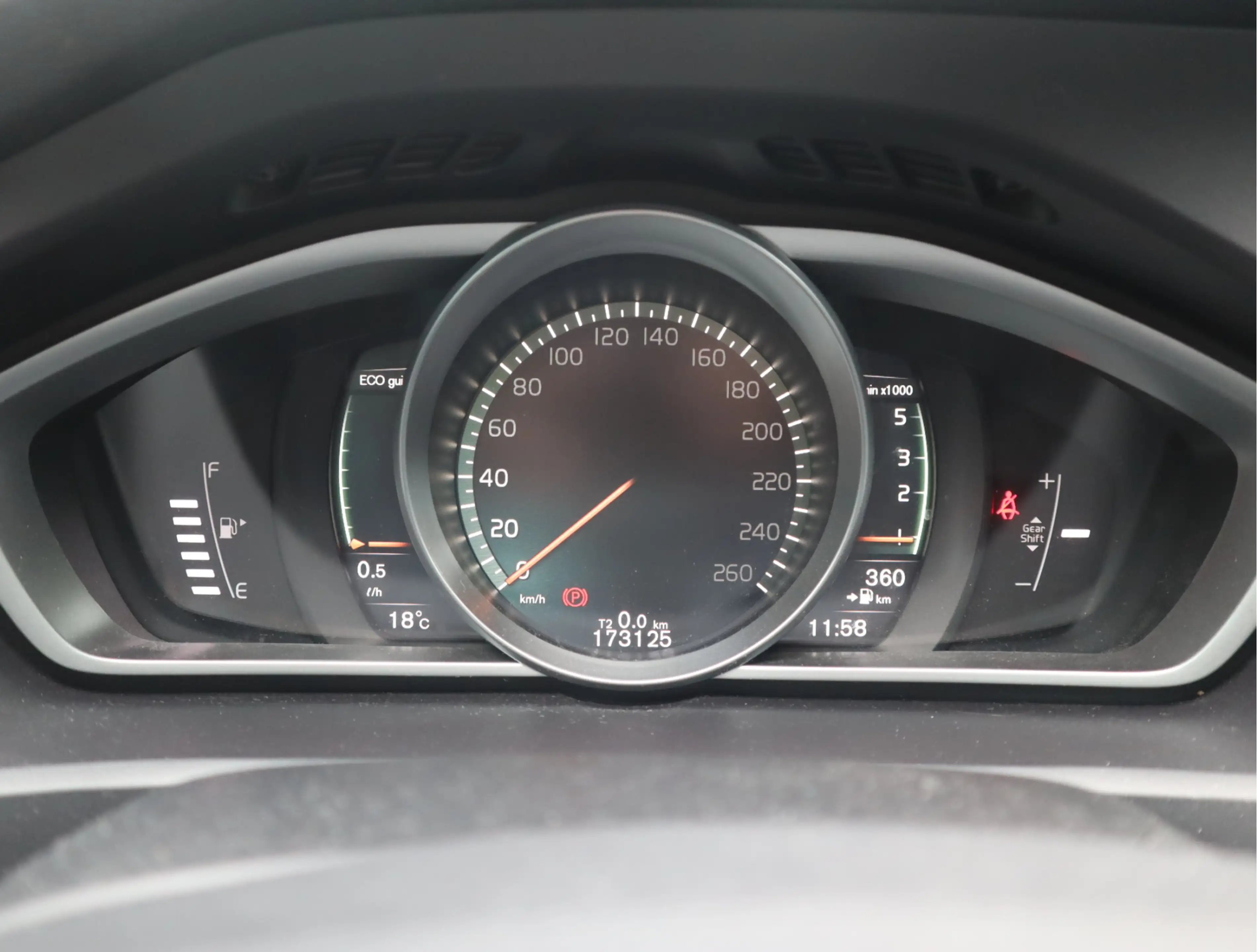 Volvo V40 2.0 D2 Nordic+ Navi / Elekramen / Cruise / Lm-velg — photo 21