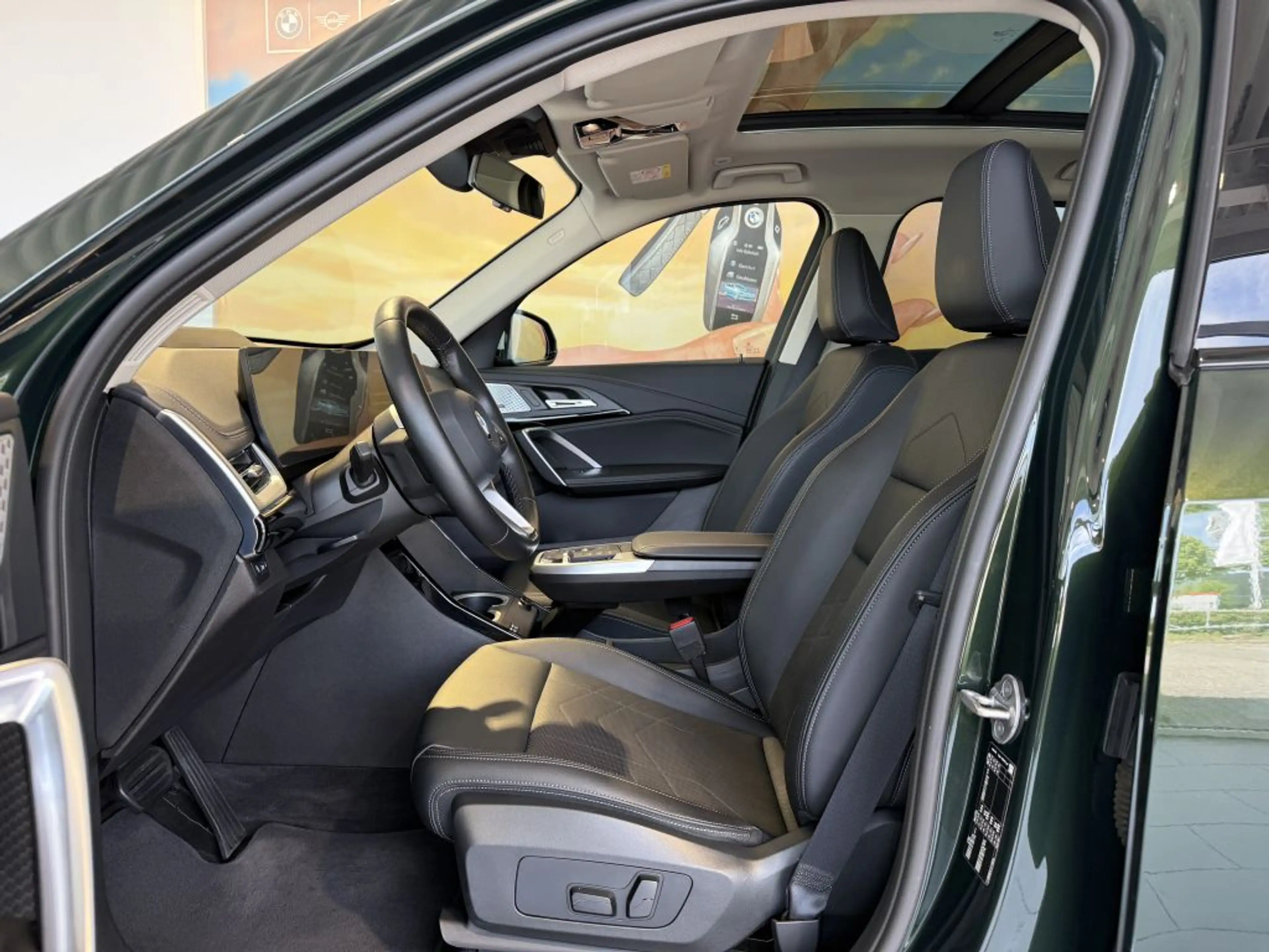 BMW X1 sDr.18i xLine PANO+ACC+HARM+SPUR+LEDadp.+KOMF — photo 3