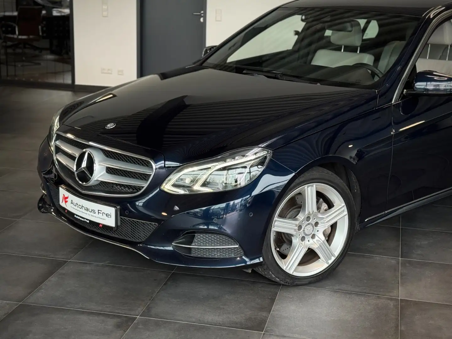 Mercedes-Benz E 350 4Matic AHK*Kamera*Memory*Voll*Standheizung Blau - 1