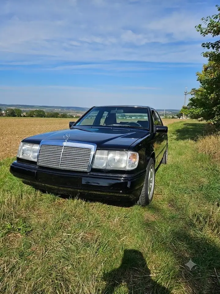 Mercedes-Benz 200, foto 2