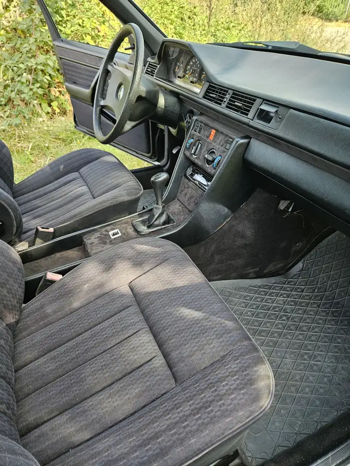 Mercedes-Benz 200, foto 10