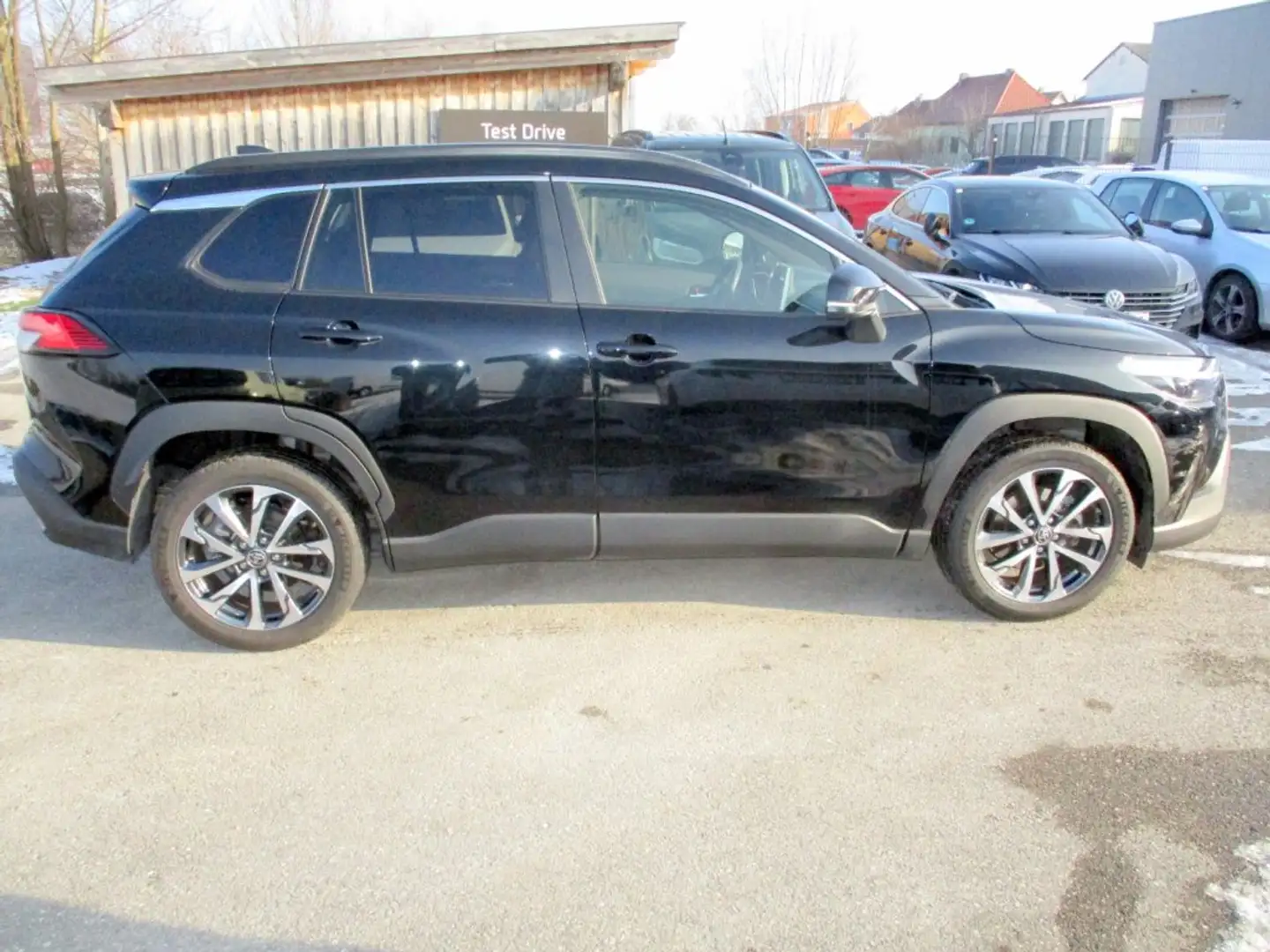 Toyota Corolla Cross 2,0 2WD Active Drive Schwarz - 2