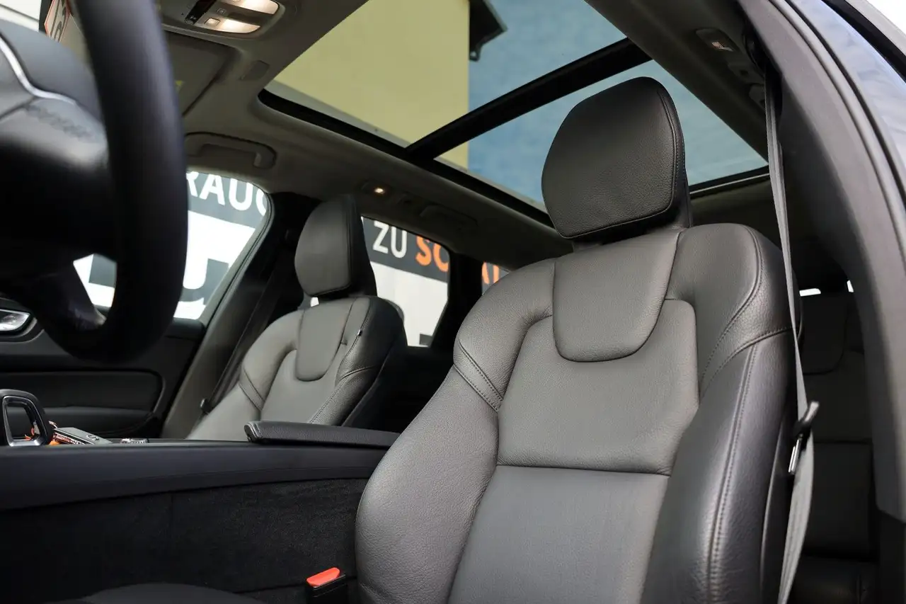 2022 Volvo XC60 T6 Recharge  AWD Leder,Navi,LED,Auto Pilot, photograph 5