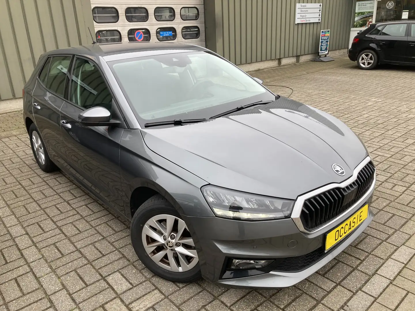 Skoda Fabia -AUTOMAAT -GPS -Airco -App -Cruise -LED -Camera Gris - 2