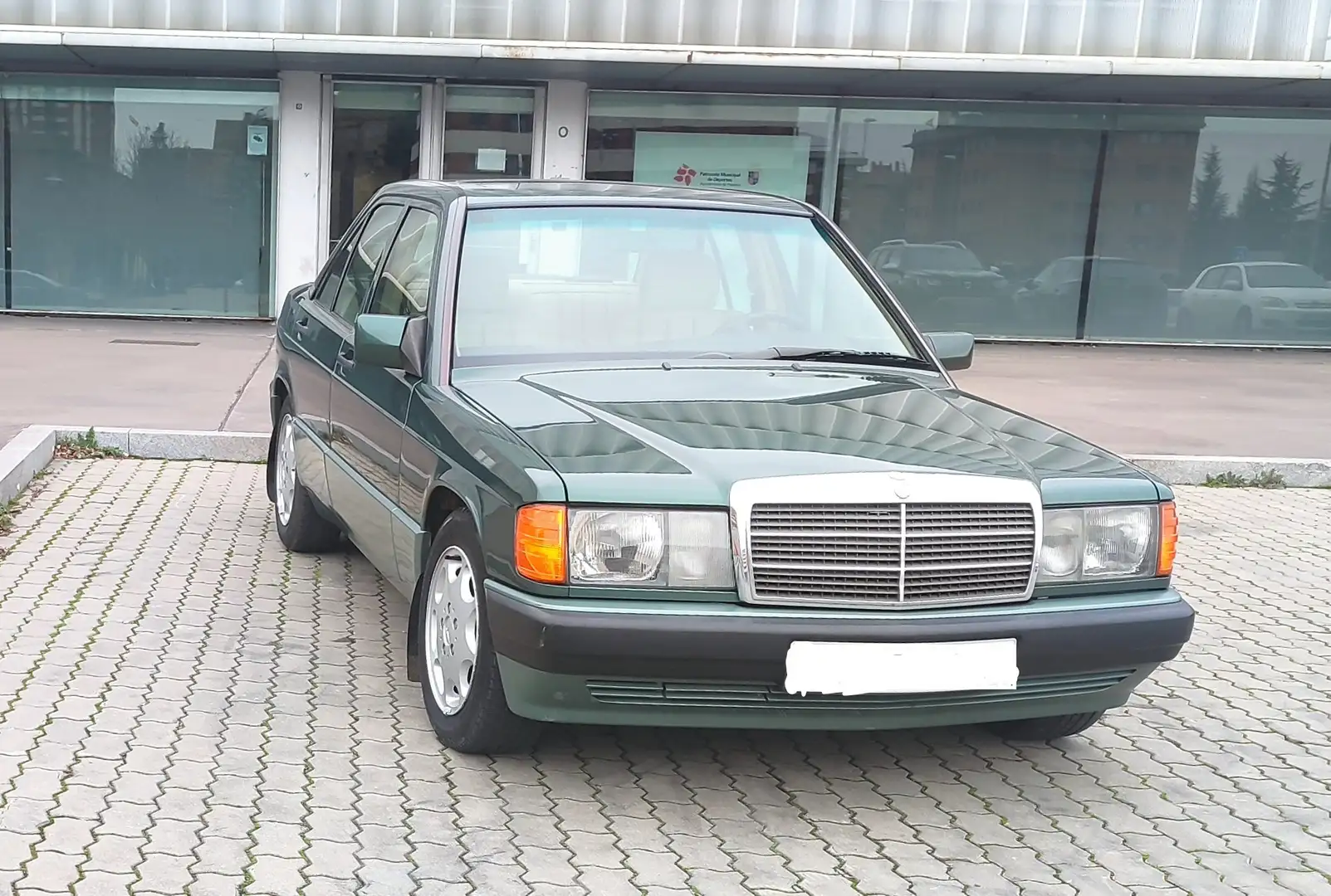 Mercedes-Benz 190 2.5 d zelena - 1
