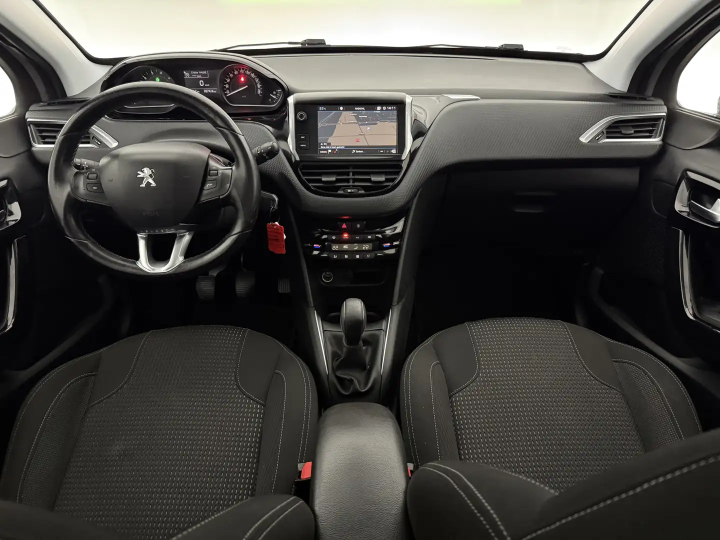 Peugeot 208 1.2 PureTech | Clima | Cruise | Carplay | Trekhaak Grijs - 2