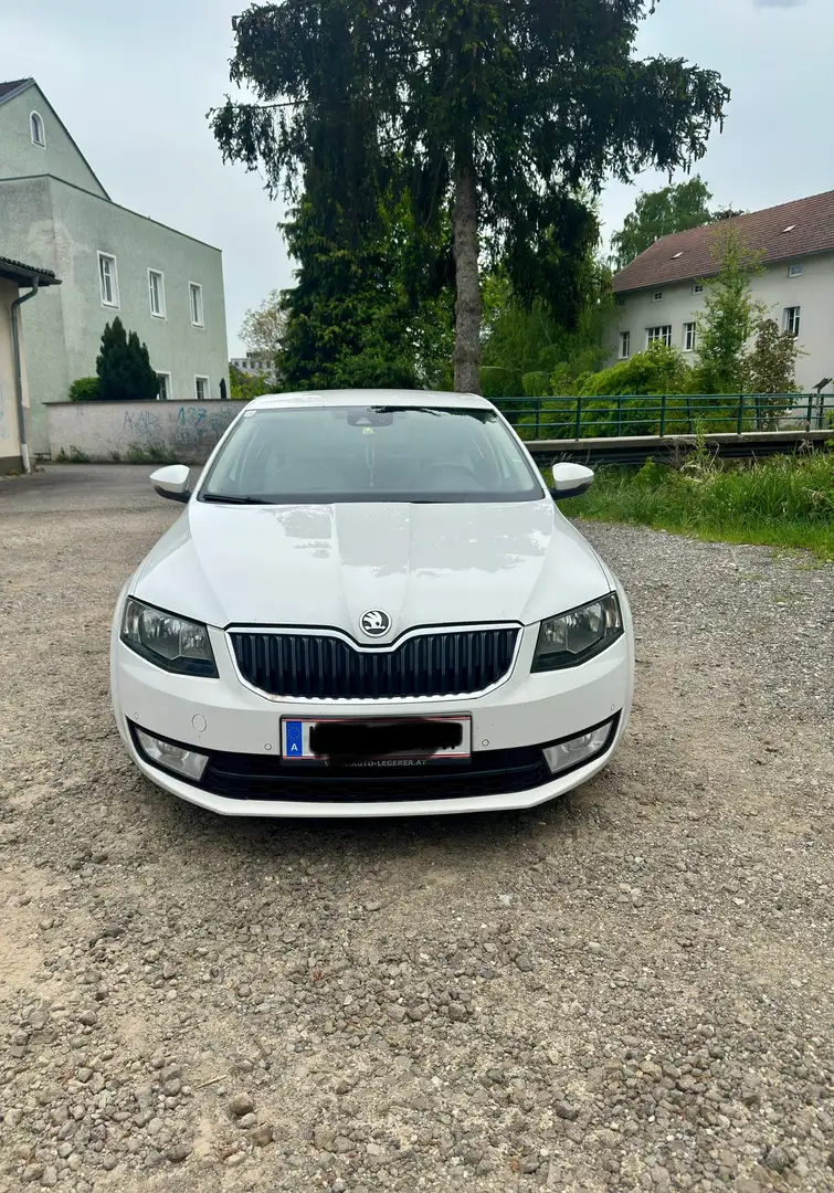 Skoda Octavia Weiß - 2