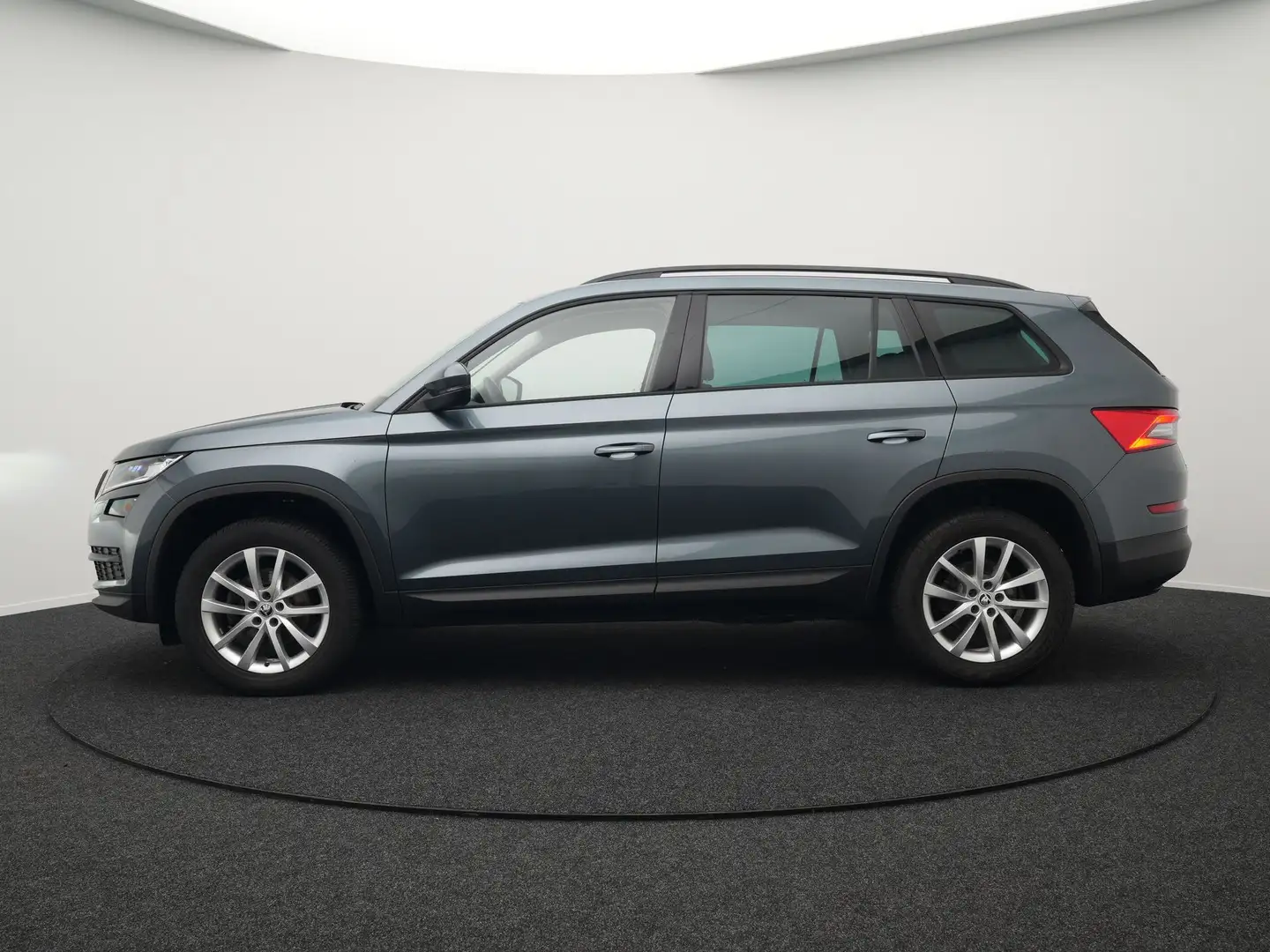 Skoda Kodiaq 1.5 TSI Ambition 150 pk DSG | Trekhaak af Fabriek Grijs - 2